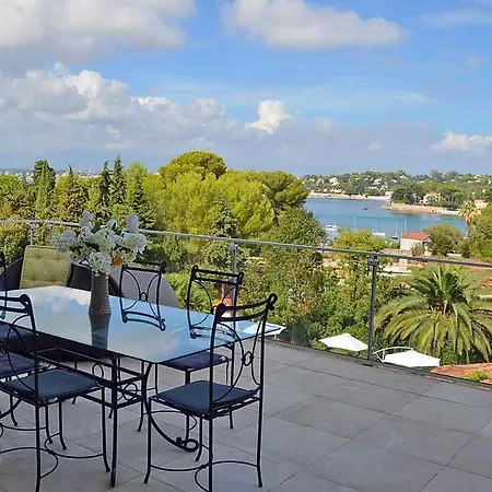 Sleeps 10 Pool