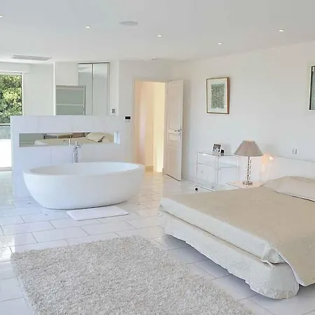 Sleeps 10 Pool