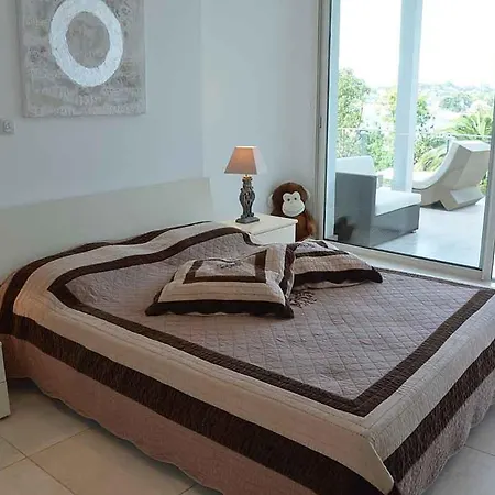 Vakantiehuis Sleeps 10 Pool Antibes